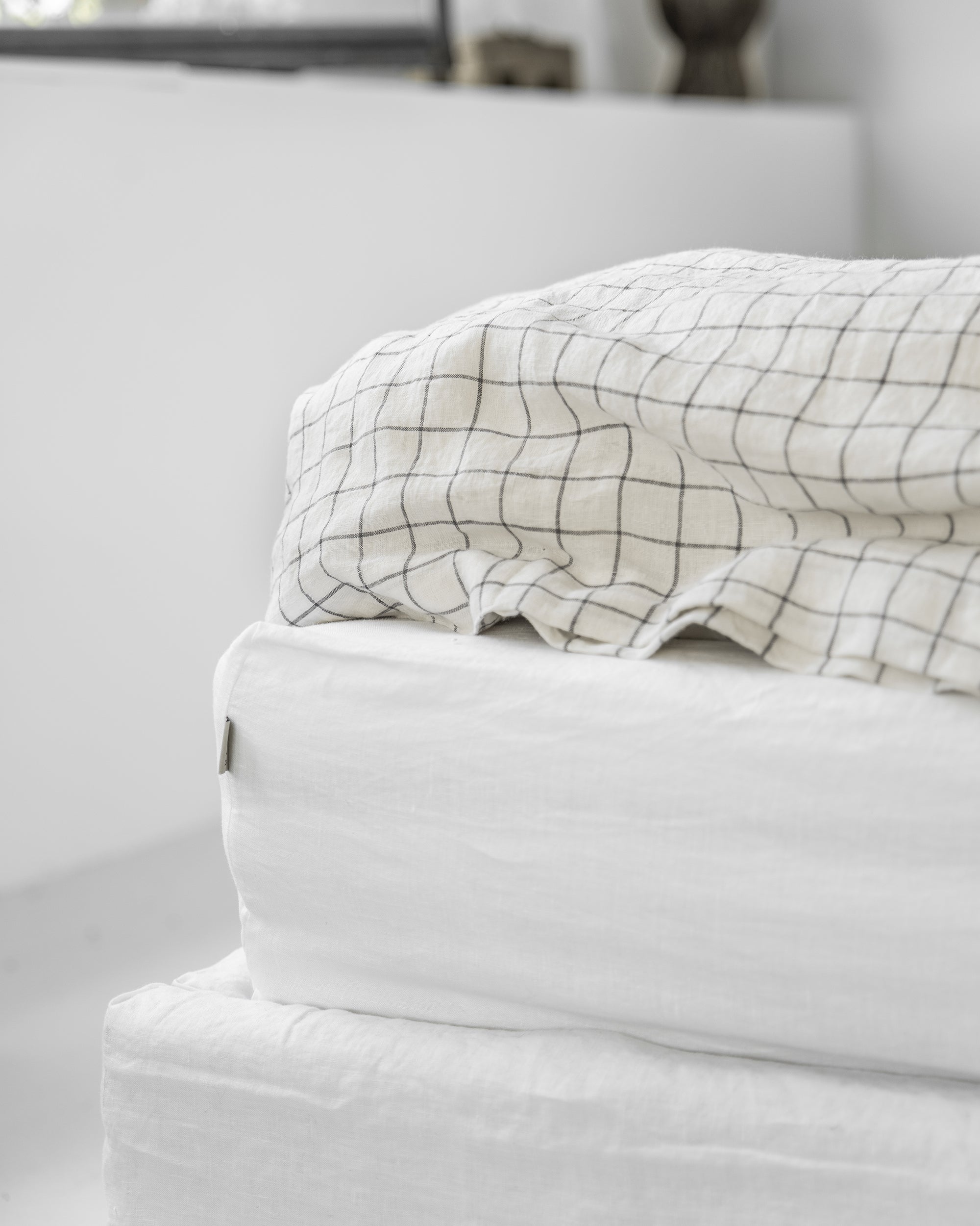 White linen fitted sheet
